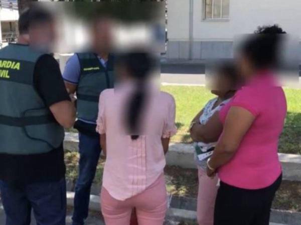 La investigación reveló que los empleados viajaban desde su país y obtenían un contrato laboral a cambio de 15.000 euros.