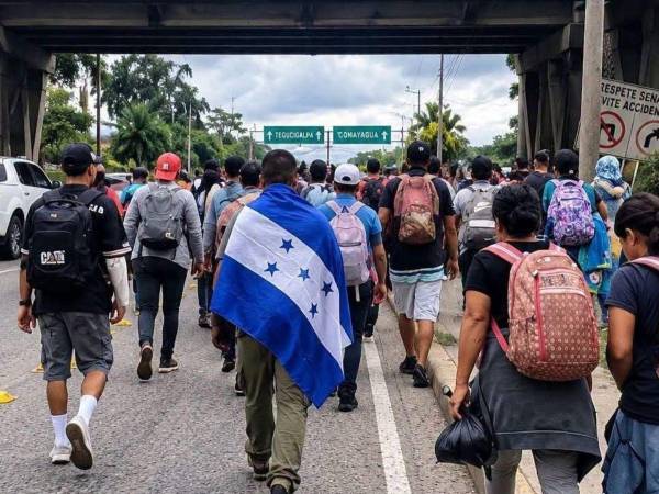 Guatemala protege a 10 menores hondureños de caravana migrante.