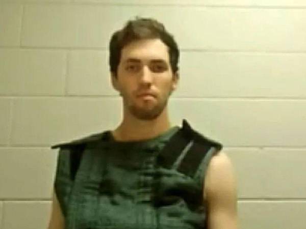 Tyler Robinson compareció este martes a la audiencia judicial por medio de videollamada.