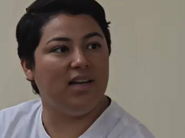 La Sala II del Tribunal de Sentencia con competencia en Criminalidad Organizada, Medioambiente y Corrupción absolvió este viernes a Arleny Sarahi Guerra Portillo, acusada de participar el pasado 20 de junio de 2023 en la muerte de 46 mujeres en la Penitenciaría Nacional Femenina de Adaptación Social (PNFAS), ubicada en Támara, Francisco Morazán.