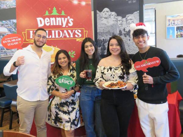 El equipo de Grupo Comidas: Manuel Rodríguez, Isabella López, Nineth Zavala, Jenssi Rodríguez y Christian Duarte.
