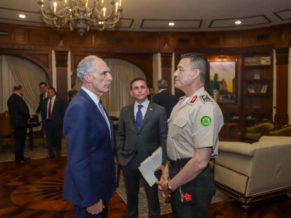 La decisión de eliminar la Dirección Policial Anti Maras y Pandillas Contra el Crimen Organizado (Dipampco) responde a un proceso de revisión institucional impulsado por el Gobierno dentro de su nueva estrategia de seguridad nacional, informaron autoridades tras la reunión del Consejo Nacional de Defensa y Seguridad (CNDS).