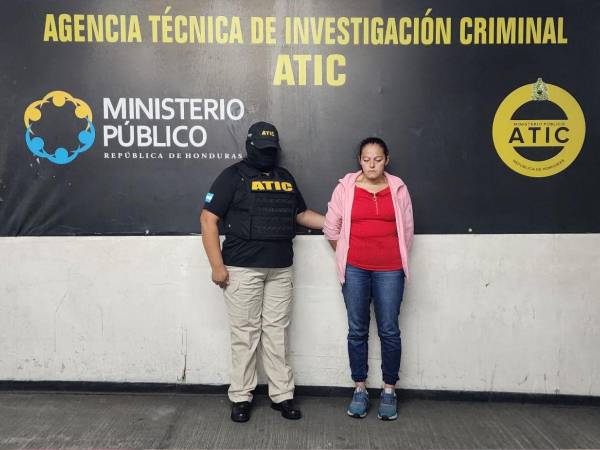 Agentes de la Agencia Técnica de Investigación Criminal (ATIC) detuvieron este miércoles a una mujer acusada de tentativa de parricidio en perjuicio de su bebé recién nacido en el barrio Managua, municipio de Lepaterique, Francisco Morazán.