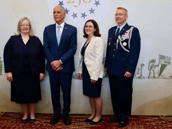 La Embajada de Estados Unidos en Honduras conmemoró este martes, de forma anticipada, el 250 aniversario de la independencia estadounidense con una ceremonia que reunió a autoridades hondureñas, representantes diplomáticos, destacados empresarios e invitados especiales en Tegucigalpa.