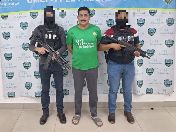 Según el informe policial, el pastor intentó sobornar al menor y a su familia para evitar que el caso saliera a la luz. Fue identificado como Leonel Gonzáles.