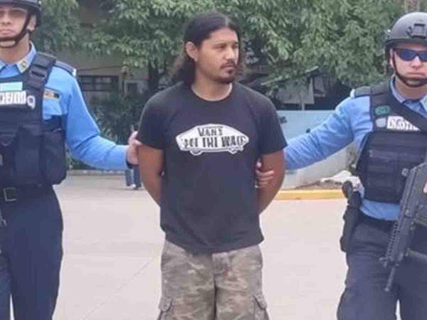 <b>Jhoel Salomón Pineda García</b>, alias “<b>Peludo</b>”, fue presentado por la Policía.