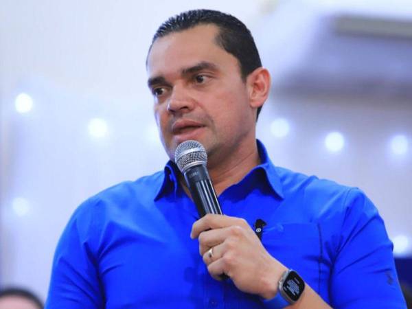 El jefe de bancada del Partido Nacional, Tomás Zambrano.