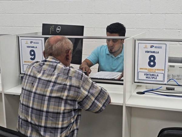 El Congreso Nacional aprobó a finales de julio un descuento del 50% en la matrícula vehicular para adultos mayores, jubilados y pensionados.
