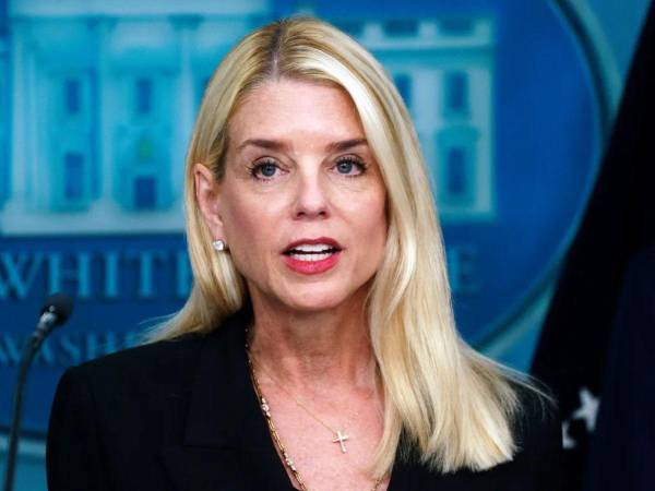 La fiscal general de Estados Unidos, Pam Bondi, viajó a Nueva York para presenciar el acuerdo de culpabilidad de Zambada.