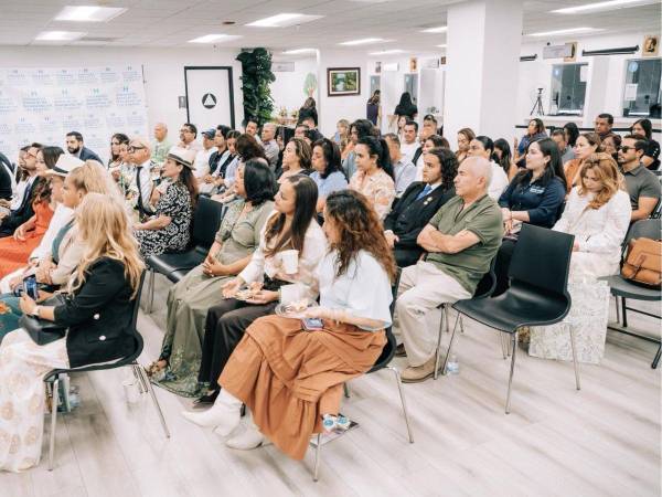 La nueva sede consular en Los Ángeles cuenta con 10 ventanillas para atención.