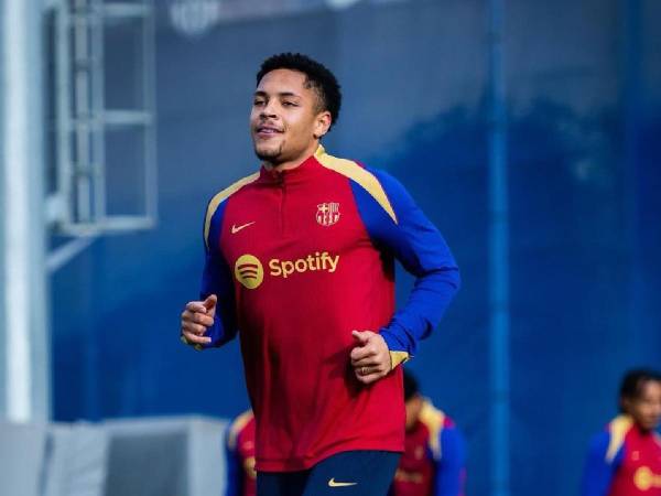 Vitor Roque participó solo 353 minutos repartidos entre 16 partidos, solo dos de titular y ninguno al completo.