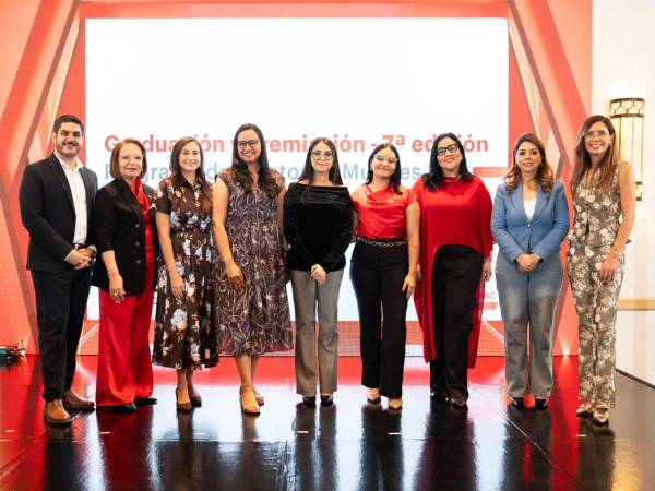 Un total de 49 empresas dirigidas por mujeres hondureñas fortalecieron sus capacidades tras cuatro meses de intensa formación integral y acompañamiento personalizado.