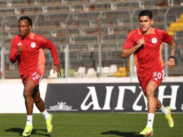 Palma fue convocado para el juego, pero su debut podría verse desarrollado el miércoles en la Copa de Grecia.