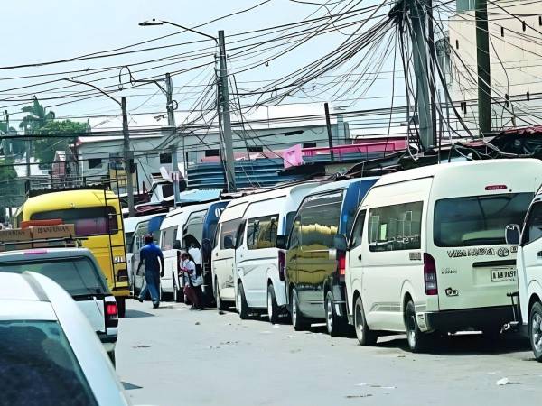 Buses de la ruta 1 en San Pedro Sula, Cortés.