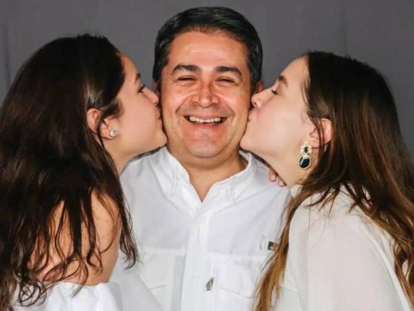 A diez días del regreso del expresidente Juan Orlando Hernández (JOH), sus hijas, Daniela Hernández García e Isabella Hernández García, compartieron este jueves nuevos detalles sobre cómo será su llegada al país el próximo 26 de julio.