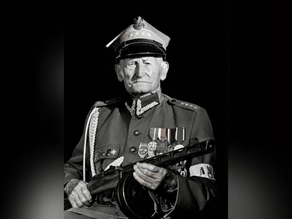 <b>Tadeusz Lutak</b>, conocido por su nombre de guerra '<b>Pancerz' ('coraza').</b>