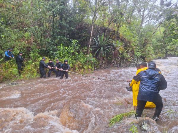 Las condiciones del clima han retrasado las labores de búsqueda en la zona montañosa entre Tatumbla y Zamorano.