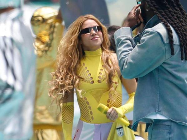 La presentación de Shakira durante la ceremonia inaugural del Mundial 2026 no solo acaparó la atención por su interpretación del tema oficial “Dai Dai”, sino también por una inesperada polémica que estalló en redes sociales minutos después del espectáculo.