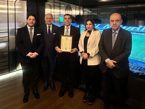 El presidente de la Fundación Diunsa recibió en Madrid el Premio Iberoamericano de mecenazgo por su destacada labor social.