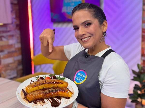 La muerte de la reconocida chef y presentadora hondureña Sandra Díaz del Valle continúa generando conmoción en el país, mientras las autoridades esperan los resultados de la autopsia que determinará la causa exacta de su fallecimiento.