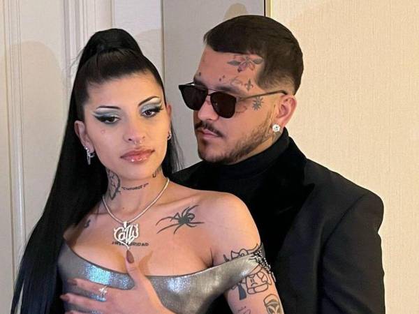 Los cantantes Cazzu y Christian Nodal.