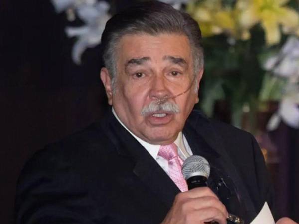 En días recientes el nombre del actor y comediante, Jorge Ortiz de Pinedo, ha estado en las principales portadas de los medios de la farándula por los rumores de su muerte, lo cual afortunadamente se trató de una noticia falsa.