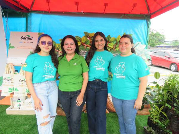 Cargill y Walmart compartieron valiosas herramientas prácticas para planificar las compras y aprovechar mejor los alimentos. El objetivo principal de esta jornada educativa es fomentar hábitos de consumo responsable y consciente en todos los hogares hondureños.
