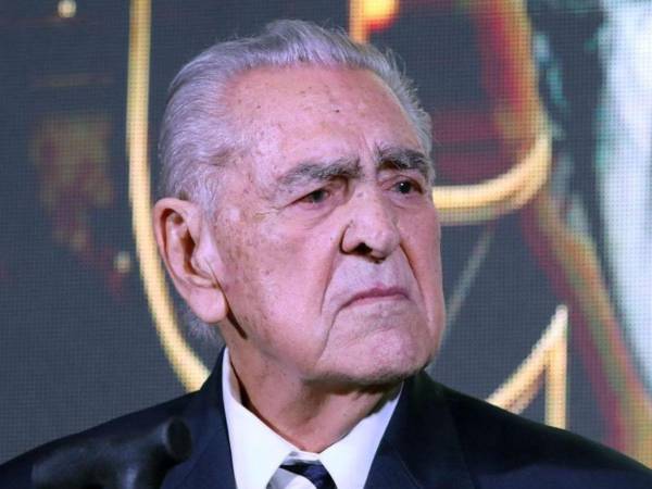 El primer actor Eric del Castillo.