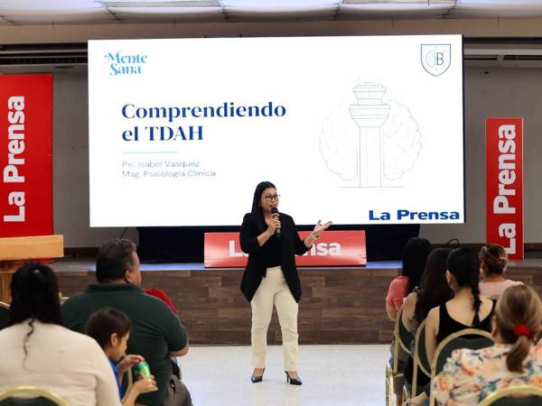 Docentes de varios centros educativos de Cortés participaron este sábado en una jornada de capacitación sobre salud mental, como parte de la tercera edición del proyecto Mente Sana 2026, impulsado por diario LA PRENSA previo a su lanzamiento del martes 8 de septiembre.