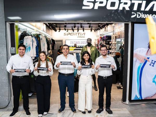 Sportia expande su presencia en Honduras con un nuevo concepto en el Aeropuerto Internacional Ramón Villeda Morales. La tienda reúne moda casual, tecnología y recuerdos de la Selección Nacional en un espacio diseñado para el viajero.