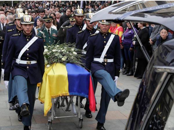 El senador y precandidato presidencial colombiano Miguel Uribe Turbay falleció casi dos meses después del atentado en su contra.