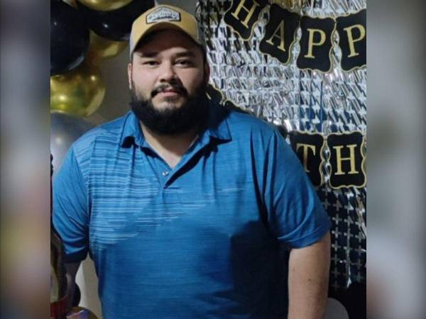 Familiares, vecinos y amigos siguen consternados tras la muerte de Edwarth Leonel Mejía Dubón, quien murió asesinado el pasado sábado en barrio Las Palmas, San Pedro Sula.