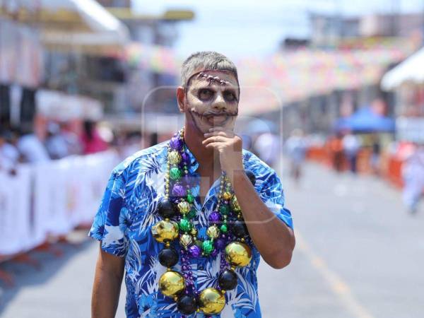 La “Novia de Honduras”, La Ceiba, se encuentra lista para vivir una de sus noches más esperadas con el majestuoso desfile de carrozas y comparsas que marcará el cierre oficial de la tradicional Feria Isidra 2026.