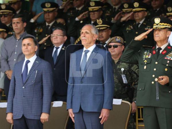 El presidente de Honduras, Nasry Asfura, conmemora el Día del Veterano de Guerra.