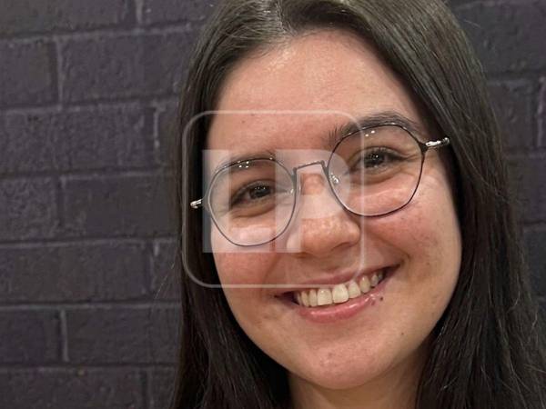 El asesinato de Kimberly Dayana Murillo Almendárez, de 28 años, ha causado conmoción entre familiares, amigos y habitantes de La Ceiba, Atlántida, donde la joven perdió la vida durante la madrugada de este domingo 6 de septiembre, mientras se encontraba a la orilla de la playa.