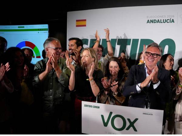 Por su parte, Vox (extrema derecha) saca 15 y gana dos respecto a los 14 actuales, según el resultado provisional.