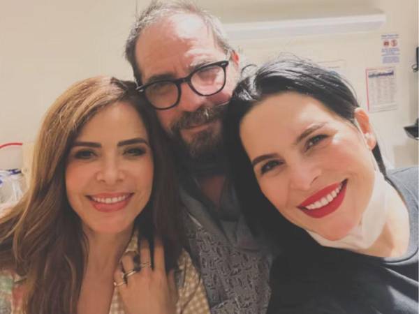 Las cantantes Gloria Trevi y Mary Boquitas.