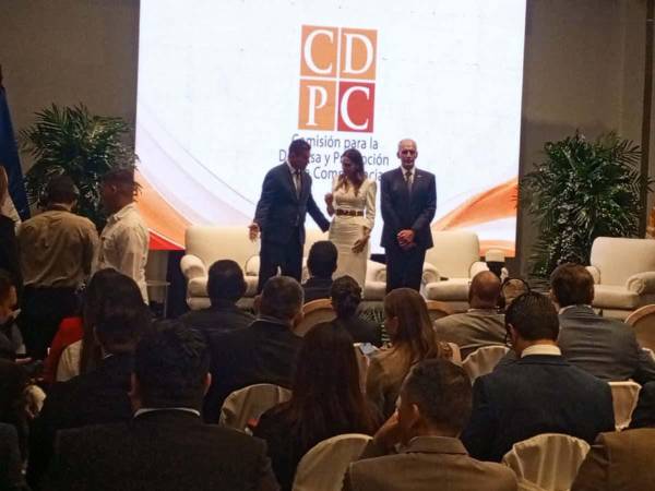 El presidente Nasry Asfura participó en la ceremonia por el Día Nacional de la Libre Competencia, organizada en Tegucigalpa.
