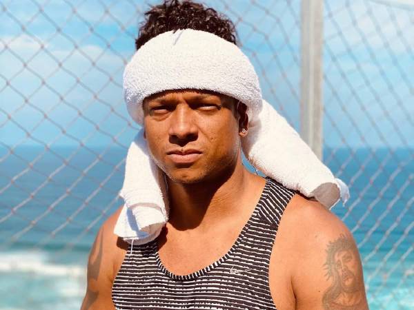 Muchos futbolistas viven momentos gloriosos en su carrera, pero otros pasan a sufrir un tormento por las adicciones.