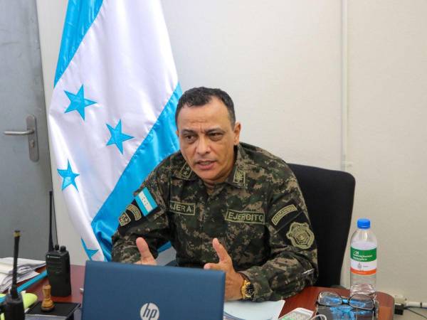 El coronel Santos Roberto Nájera, director del Centro Penitenciario de El Porvenir, Siria, atendió a LA PRENSA Premium.