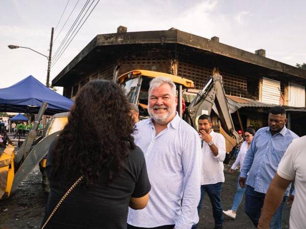 Roberto Contreras dice que es el único alcalde que no ganó bajo la sombra de Salvador porque sacó 190 mil votos y Nasralla solo 170 mil.