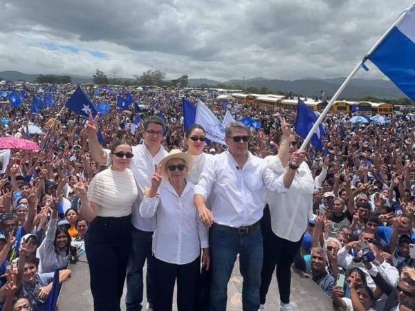 El exmandatario Juan Orlando Hernández volvió a Honduras luego de ser indultado por el presidente estadounidense Donald Trump.