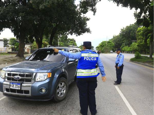 La Dirección Nacional de Vialidad y Transporte (DNVT) hizo un llamado a los conductores para que tomen medidas de prevención durante Semana Santa, periodo en el que se esperan más de dos millones de movilizaciones. Según registros de los últimos cinco años (2021-2026), en Honduras se han reportado más de 79,510 accidentes de tránsito.