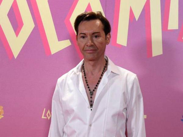 El ahora fallecido cantante Manolo Arjona.