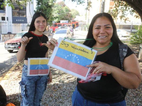 Venezolanos en Honduras festejando la captura de Maduro.