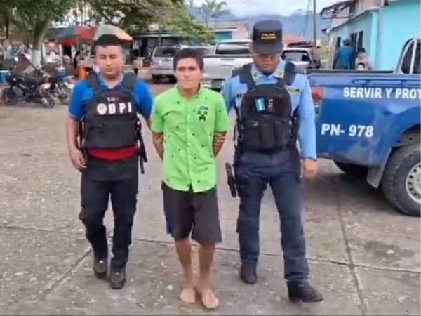 La Policía Nacional de Hondura capturó al joven que agredió a su padre con machete.