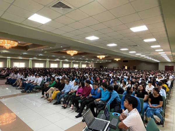 UTH cumple 17 años de actualización tecnológica