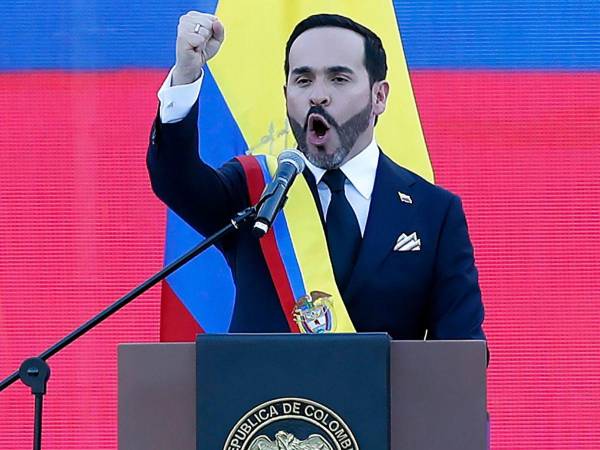 El presidente de Colombia, Abelardo de la Espriella, pronuncia un discurso donde manifestó que el país necesita una regeneración económica que fortalezca la iniciativa privada, la inversión, la confianza y el empleo digno en Cali (Colombia).