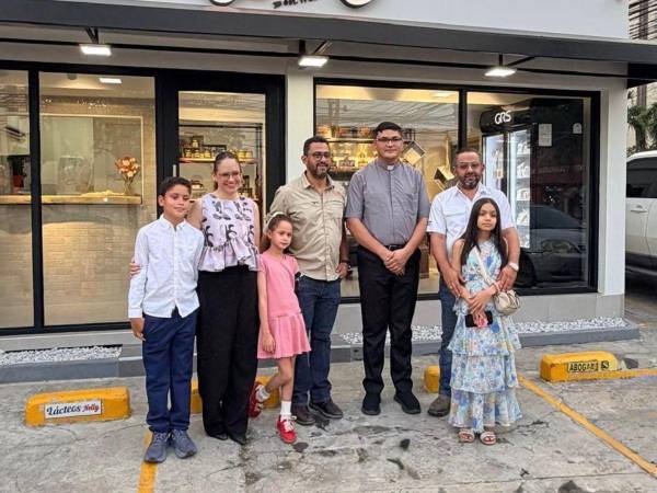 La reconocida marca hondureña inaugura un moderno punto de venta estratégico en San Pedro Sula, acercando sus aclamados productos artesanales directamente desde el campo hasta la mesa familiar.