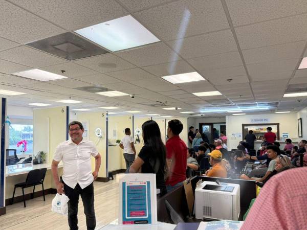 El consulado de Honduras en Miami, Florida, fue habilitado como centro de votación para las elecciones generales del 30 de noviembre.